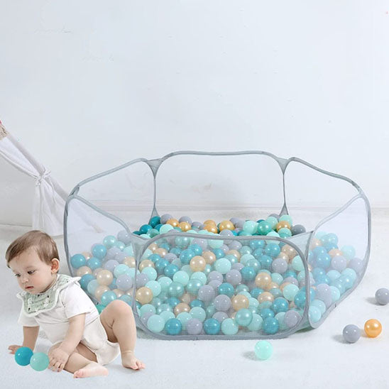 Piscine à balle bébé chambre