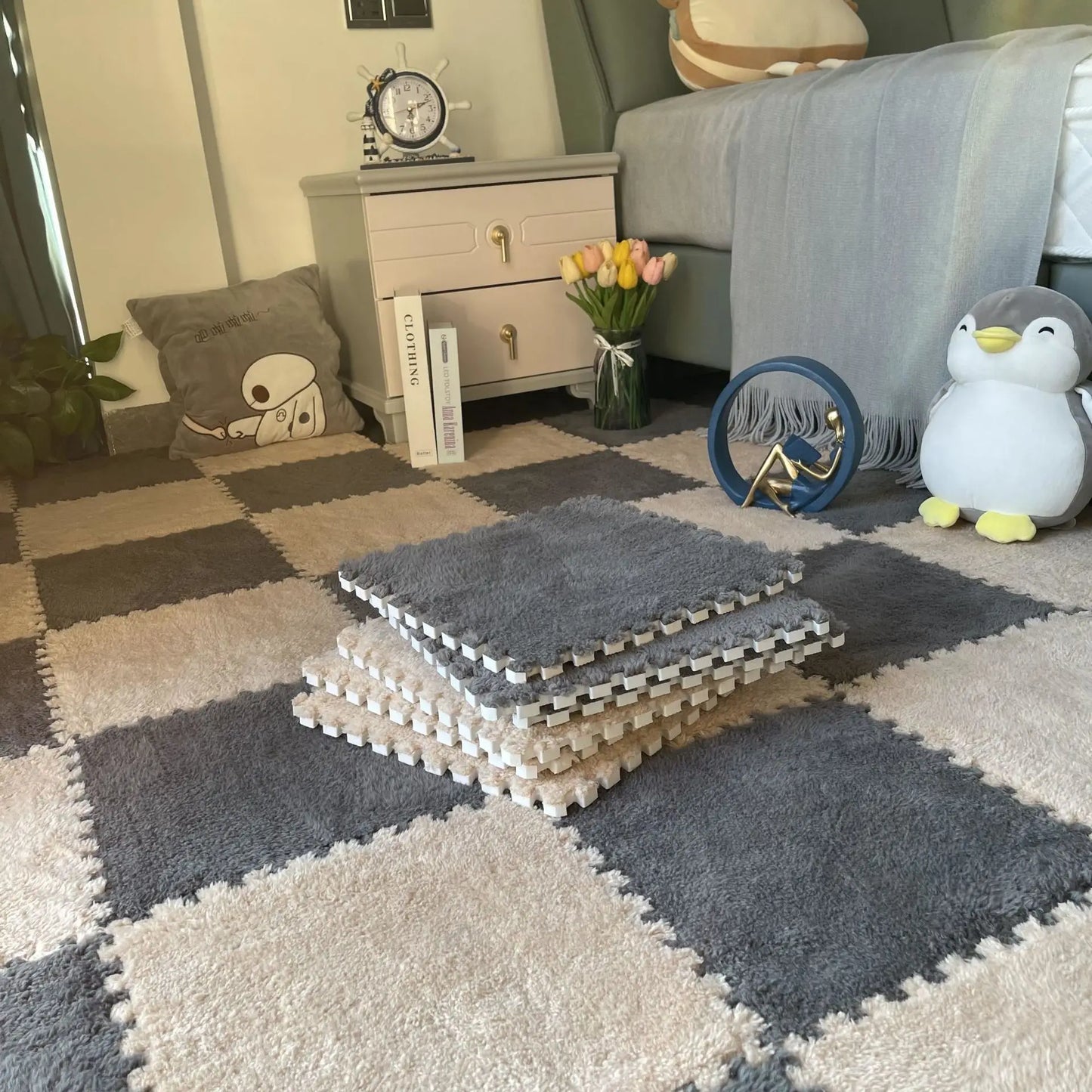 tapis-mousse-pour-bebe-gris-beige-peluche